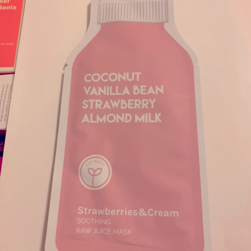 ESW BEAUTY FACE MASK STRAWBERRY AND CREAM